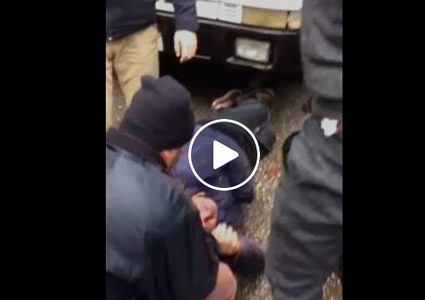 بالفيديو: إصابة مواطن إثر حادث دهس مروع من شاحنة شرق نابلس