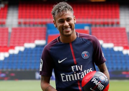 رئيس ريال مدريد السابق: صفقة نيمار "بالون اختبار"