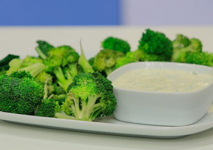 دراسة.. الزبادي بالبروكلي يقي من سرطان القولون