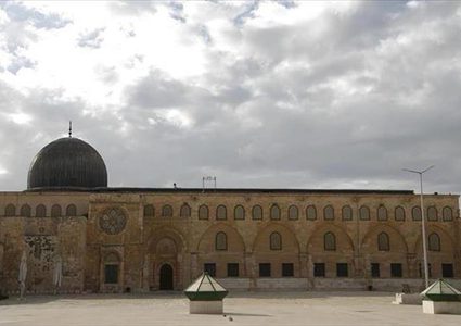 جماعات يهودية تطالب محكمة الاحتلال بحرية التصرف بالأقصى