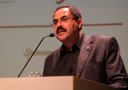 افتتاح مدرسة برقة الأساسية ويضع حجر الأساس لمدرسة في بيت امرين