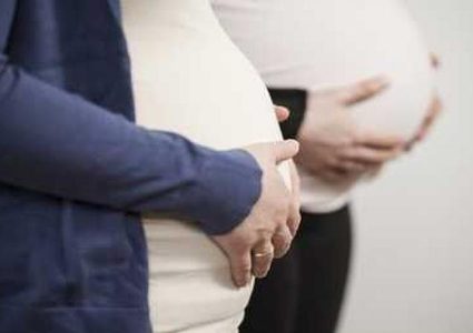 الوزن الزائد أثناء الحمل خطر يهدد الأم وجنينها