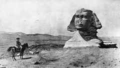 لوحة تاريخية تبرئ نابليون من تحطيم أنف ابو الهول