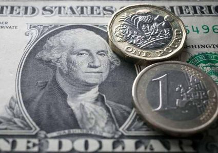 الدولار صوب أدنى مستوى في 3 سنوات