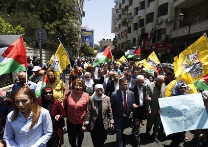 "فتح" تدعو إلى تصعيد المقاومة وتحويل حياة المستوطنين إلى جحيم والثلاثاء إضراب عام