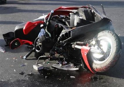 إصابة شاب بجروح خطيرة بعد اصطدام دراجته بمركبة في جنين