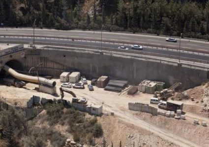 الاحتلال يبني أضخم نفق مائي يربط تل أبيب بالقدس