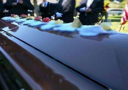 امرأة تلد بعد وفاتها بعشرة أيام