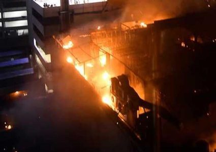 17 قتيلا على الأقل بحريق في مصنع بلاستيك بالهند