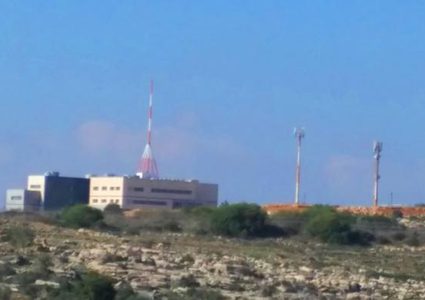 قوات الاحتلال تنتهي من بناء مركز شرطي ضخم في مستوطنة "اريئيل"