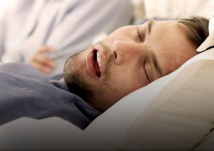 لماذا لا يستيقظ الإنسان على صوت شخيره