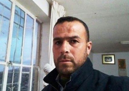 الاحتلال يمنع المحامين من زيارة الأسير المضرب العصا