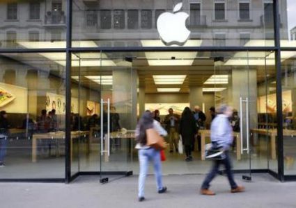 منح  حق إيقاف ميزة إبطاء الهواتف لمستخدمي أبل