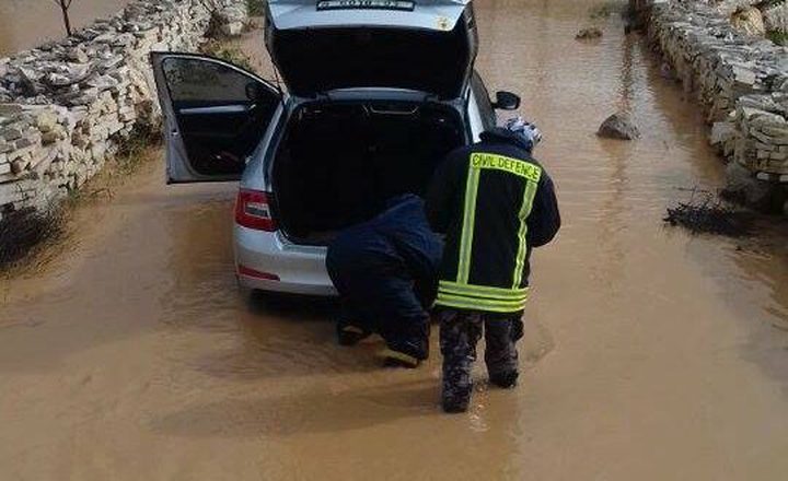 بالصور: 305 حادث اطفاء وانقاذ خلال اسبوع