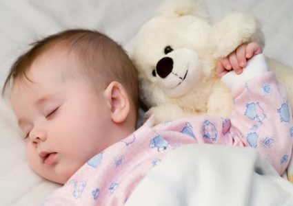 فائدة اطالة الرضاعة الطبيعية لطفلك