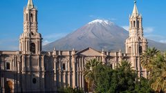 أجمل المدن والجزر تقع قرب أخطر البراكين في العالم