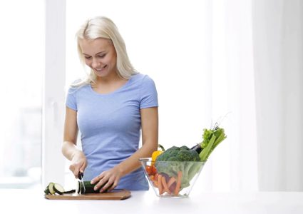 تخلصي من الصداع النصفي بتغيير الحِمية الغذائية