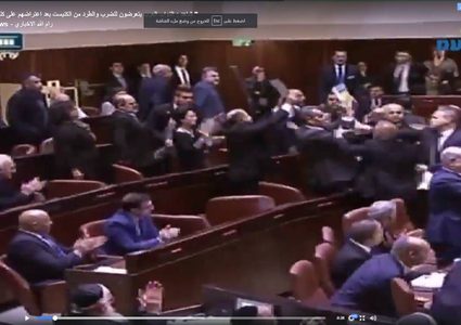 طرد النواب العرب من الكنيست ومقاطعة خطاب بنس