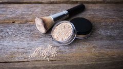 مستحضرات وأدوات يعتبرها خبراء الماكياج عديمة الجدوى