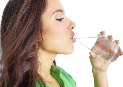 كيف تعيدين النضارة إلى بشرتكِ