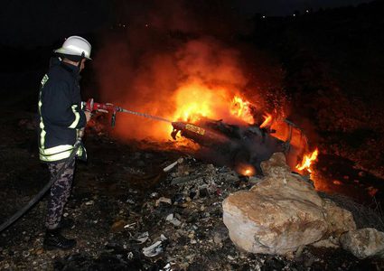 حريق بمركبة تحمل لوحة إسرائيلية على معبر الطيبة