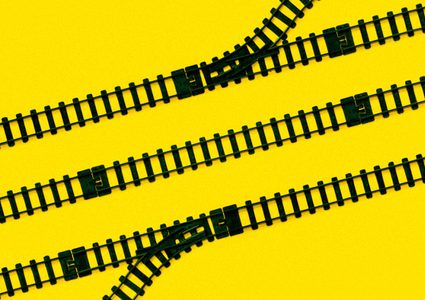 "معجزة صينية".. بناء سكة حديد في 9 ساعات