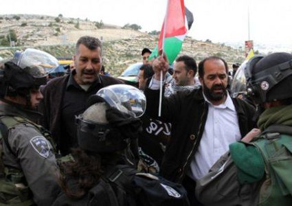 الاحتلال يواصل المماطلة بمحاكمة عميرة