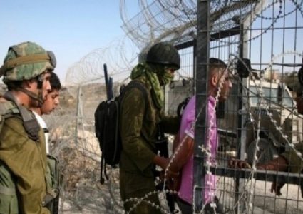 الاحتلال يعتقل فلسطينيين اجتازا السياج الفاصل على حدود غزة
