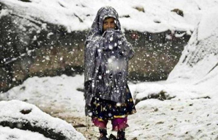 وفاة 17 سورياً جراء البرد أثناء هروبهم الى لبنان