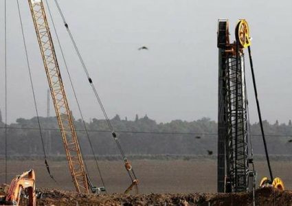 تقرير: الباطون المستخدم في الجدار الأرضي على حدود غزة يكفي لبناء مدينة