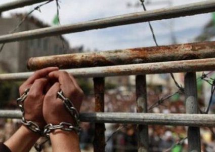 3 أسرى يدخلون أعوامًا جديدة