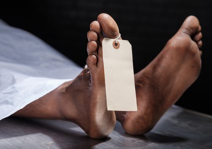 طبيبة تتلقى أغرب طلب قضائي.. طرح أسئلة على ميّت