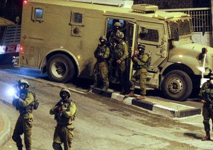 حملة مداهمات واعتقالات طالت 18 مواطناً