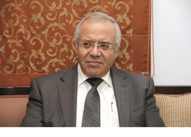 السفير غنام يطلع رئيس مجلس الشورى القطري على التطورات الفلسطينية