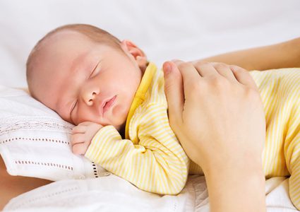 ما أسباب تعرض الأطفال لاكتئاب ما بعد الولادة؟