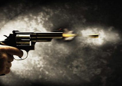 إصابة صاحب محل صرافة جراء إطلاق النار عليه من قبل مجهولين