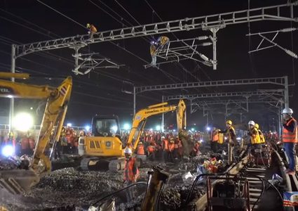 خلال 8 ساعات.. سكة حديد بطول 246 كلم في الصين