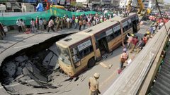 15 شخصا لقوا حتفهم في سقوط حافلة ركاب بواد في غواتيمالا