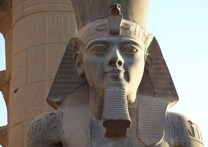خطوة جديدة لنقل تمثال رمسيس الثاني إلى مقره الأبدي