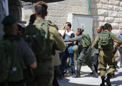 الاحتلال يعتقل مواطنة قرب الحرم الابراهيمي