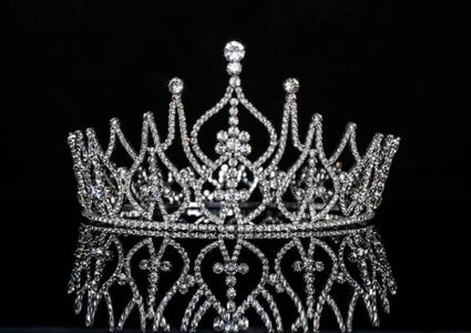 بالصور: سوريّة تفوز بلقب ملكة جمال العرب في أميركا