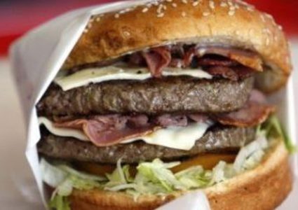 هذا ما يحدث لأجسامنا عند تناول الوجبات السريعة