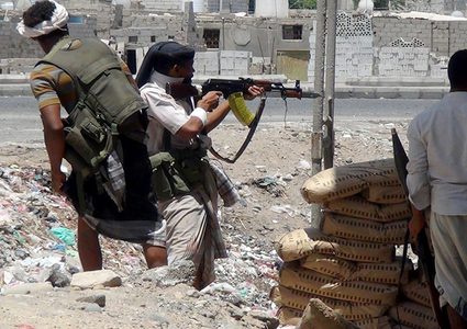 مقتل صحفي يمني بنيران الحوثي خلال تغطية المواجهات في تعز