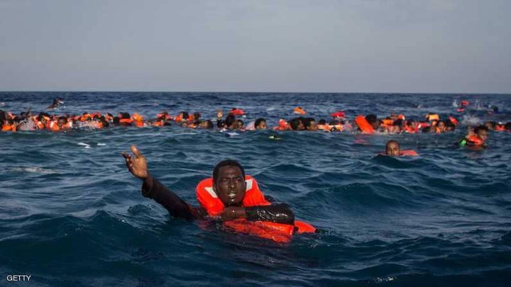 إنقاذ 800 مهاجر من الغرق في البحر الأبيض المتوسط