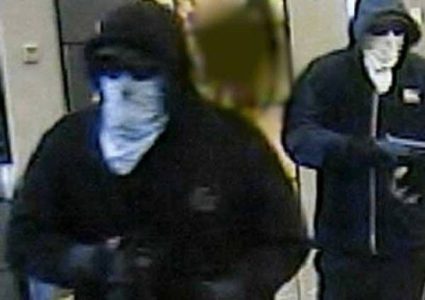 فك لغز سطو مسلح حدث في نابلس بعد سرقة 120 ألف شيكل