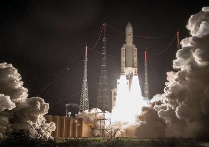 الإمارات تطلق أول قمر اصطناعي بقدرات دفع إلكترونية هجينة