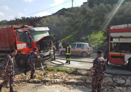 السيطرة على نيران شبت في مركبة جنوب جنين