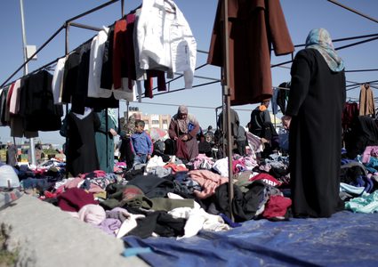 سوق "قرفص ونقي" ..  مول الفقراء والأغنياء في نابلس