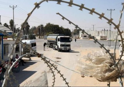 نائب مدير عام الجمارك: عدد الشاحنات الداخلة إلى غزة يتقلص ولا بد من إتمام المصالحة