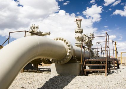 وزير البترول المصري يعلن وقف استيراد الغاز المسال